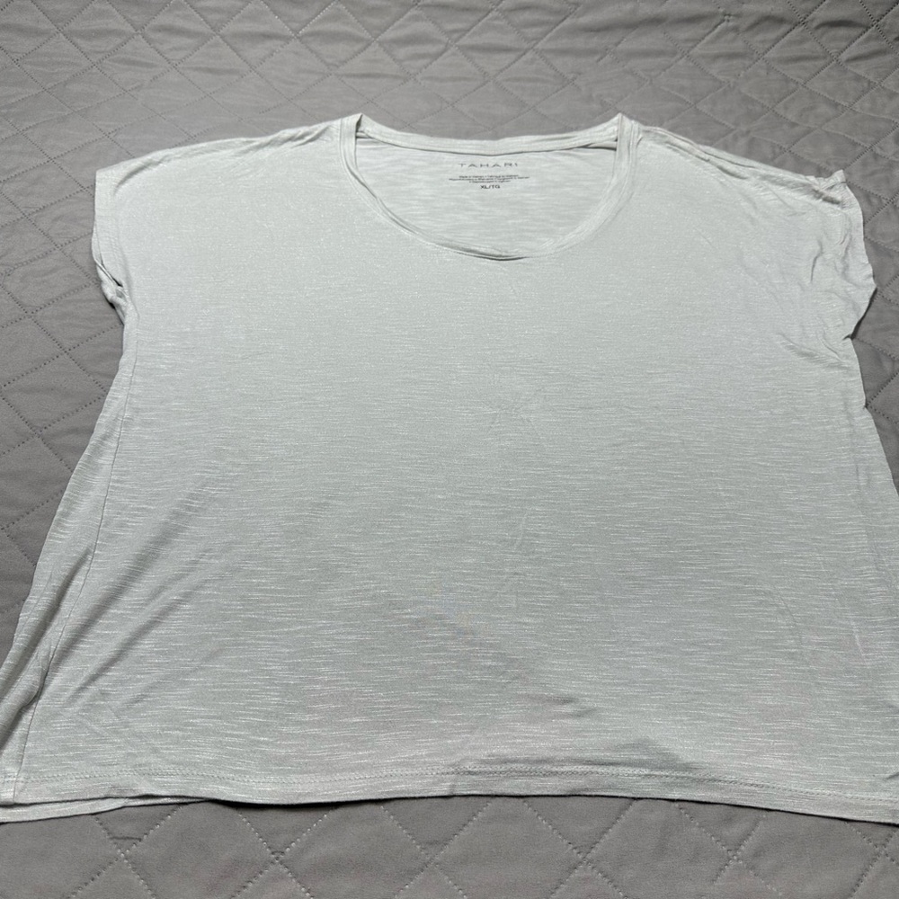 Tahari Light Gray Short Sleeve Tee